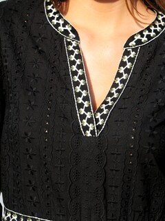 Kleid allover mit filigraner Lochstickerei thumbnail 3