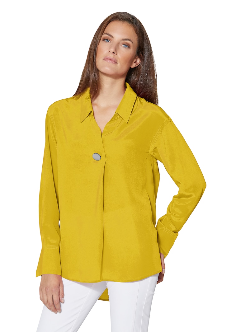 Seidenbluse mit edlem Schmuckknopf