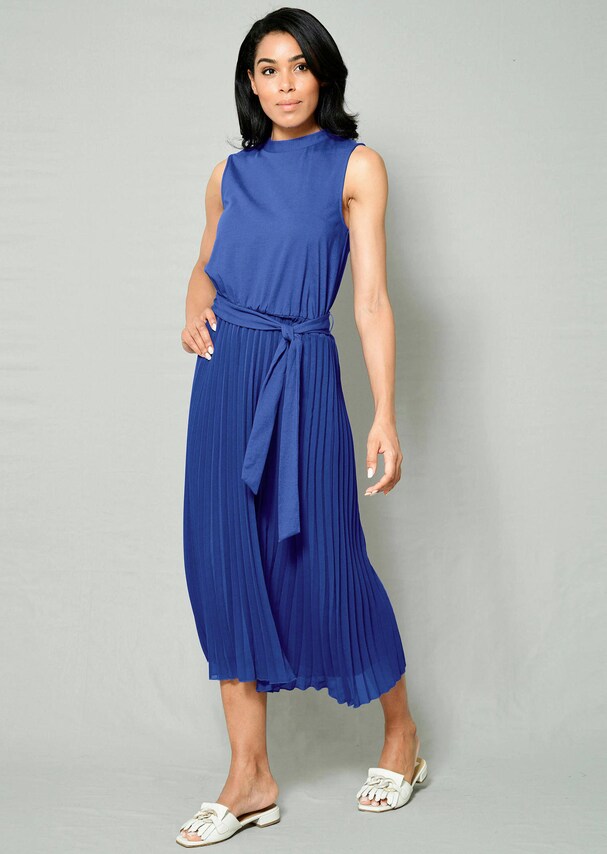 Strandkleid mit plissiertem Rockteil