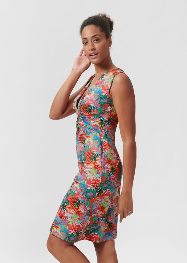 Sleeveless beach dress with tropical print and gathered effect 3