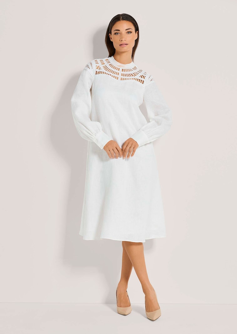 Leinenkleid mit Spitze