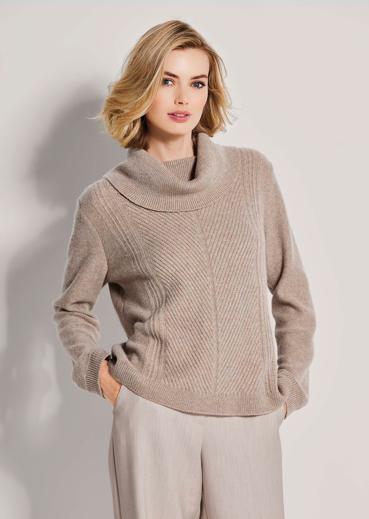 Kaschmir-Pullover mit Capuchon-Kragen