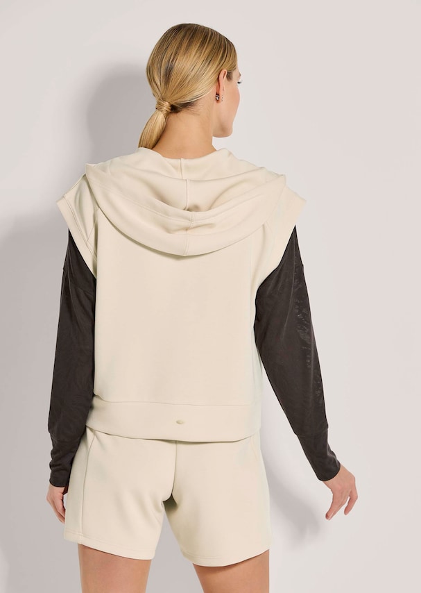 Sportliches Kapuzen-Sweatshirt ohne Arm 2