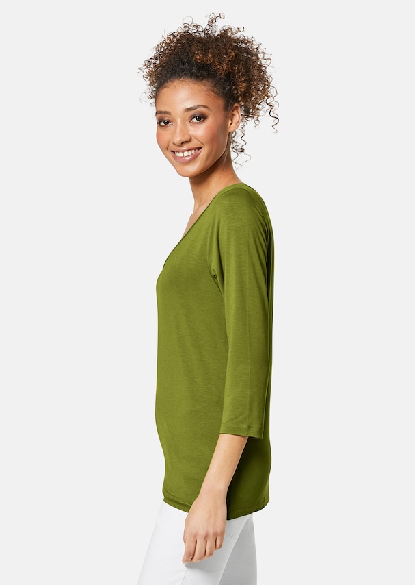 V-neck shirt with 3/4-length sleeves 3