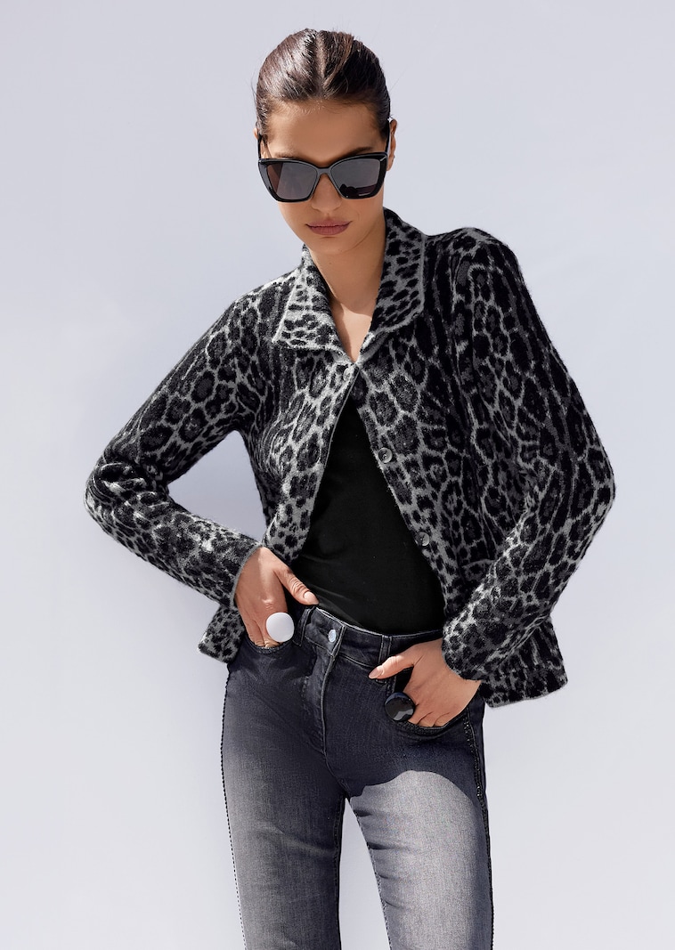 Trendstarke Strickjacke mit Leoparden-Muster