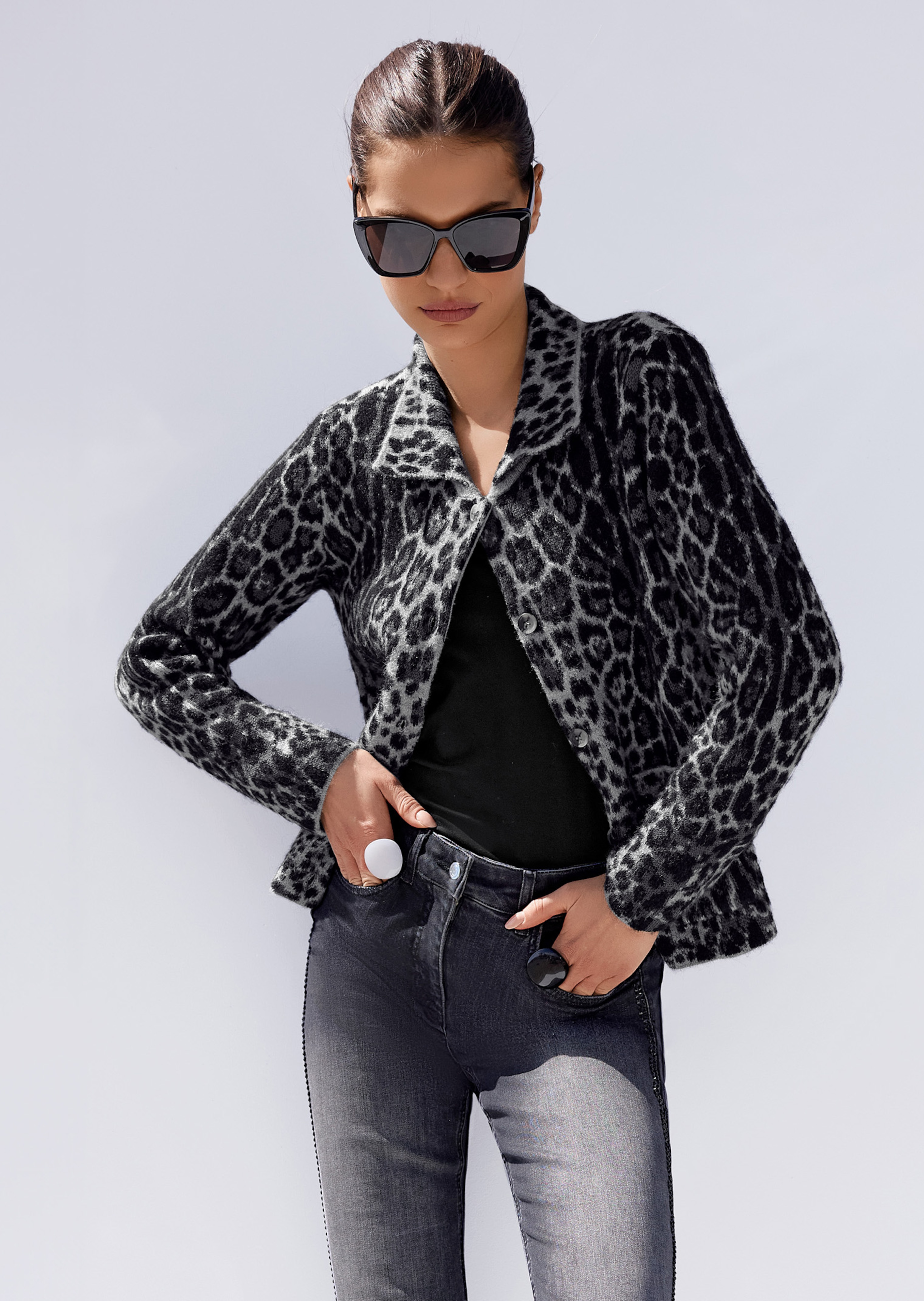 Trendstarke Strickjacke mit Leoparden-Muster