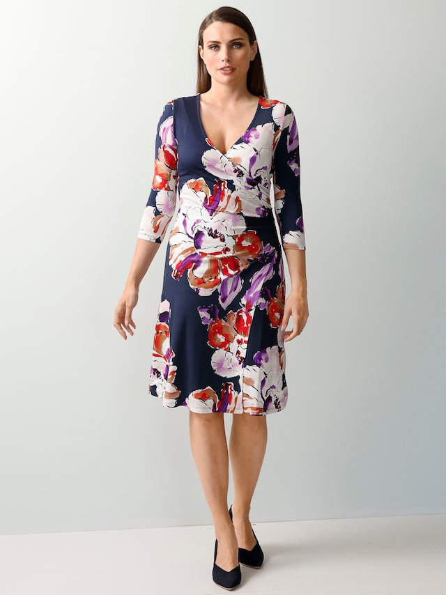 Kleid mit seitlicher Raffung