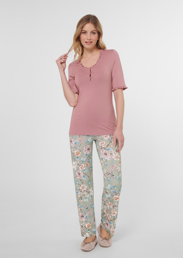 Pyjamas with frills and floral print 1