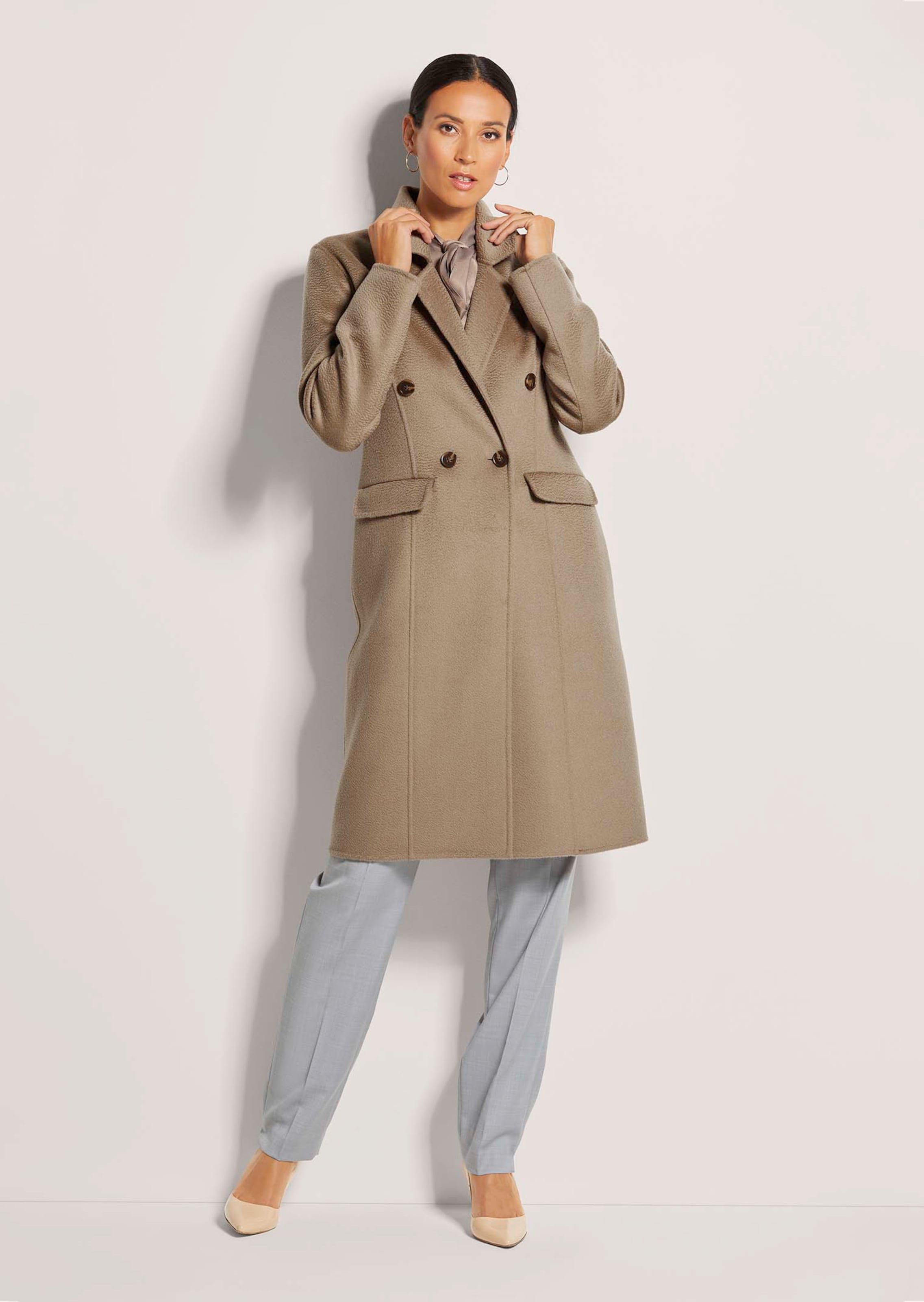 Coat in taupe | MADELEINE Fashion