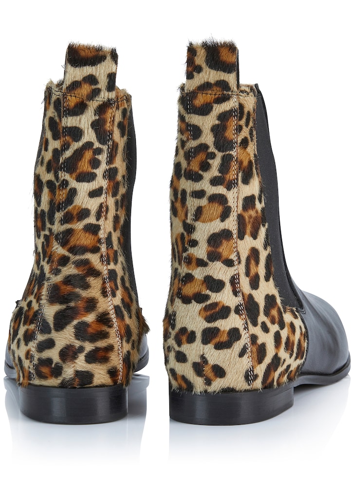 Leather boots with printed fur trim 1