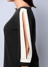 Kleid mit Schlitz am Arm thumbnail 4