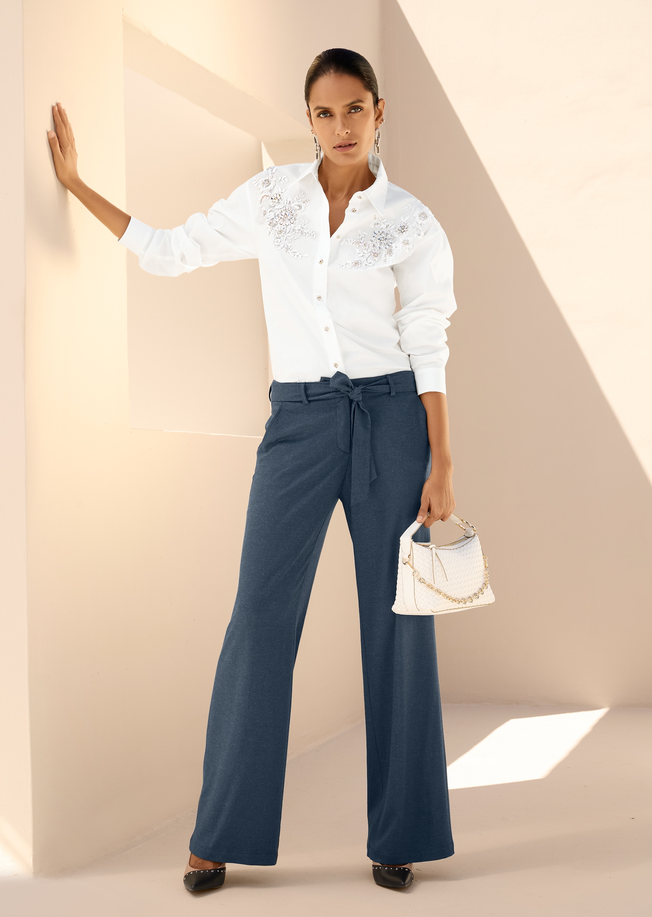 Hemdbluse mit Spitze und Glanz-Akzenten