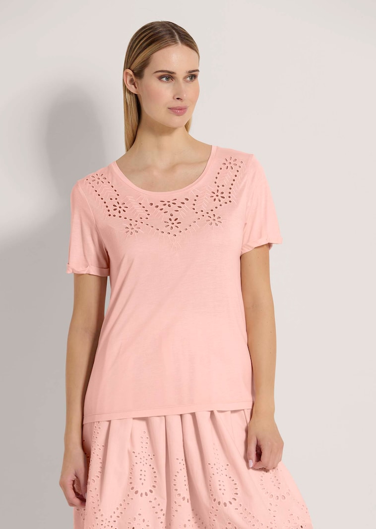 Halbarm-Shirt mit Lochstickerei