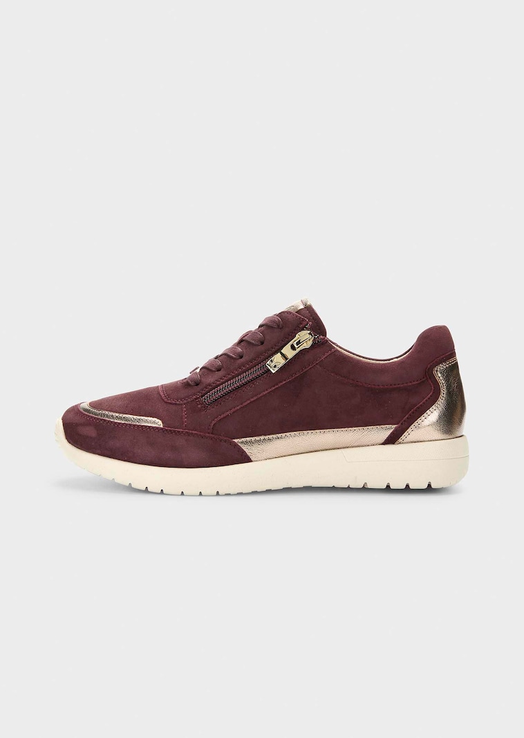 Sneakers en cuir suédé, avec détails métallisés