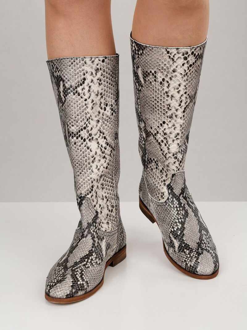 Stiefel in Snake Print