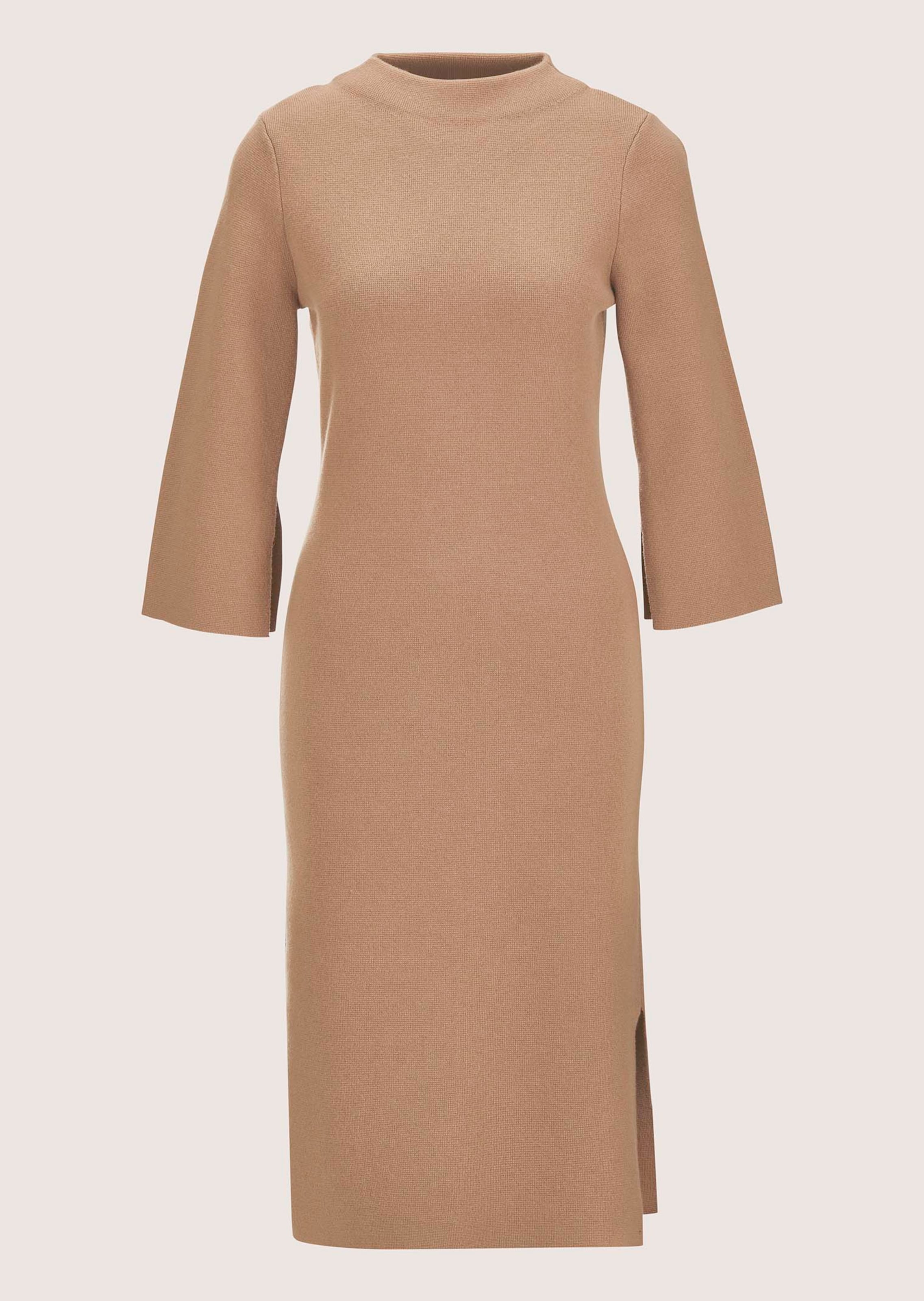 Knitted dress with stand-up collar and half-length sleeves in caramel |  MADELEINE Fashion