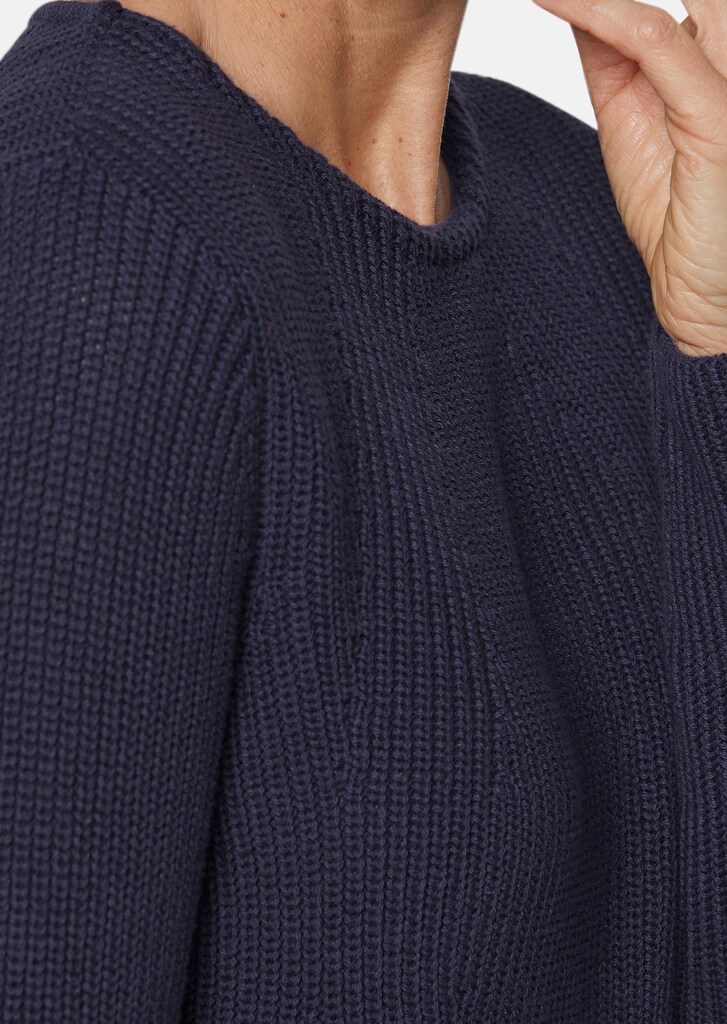 Figurschmeichelnder Pullover aus reiner Baumwolle