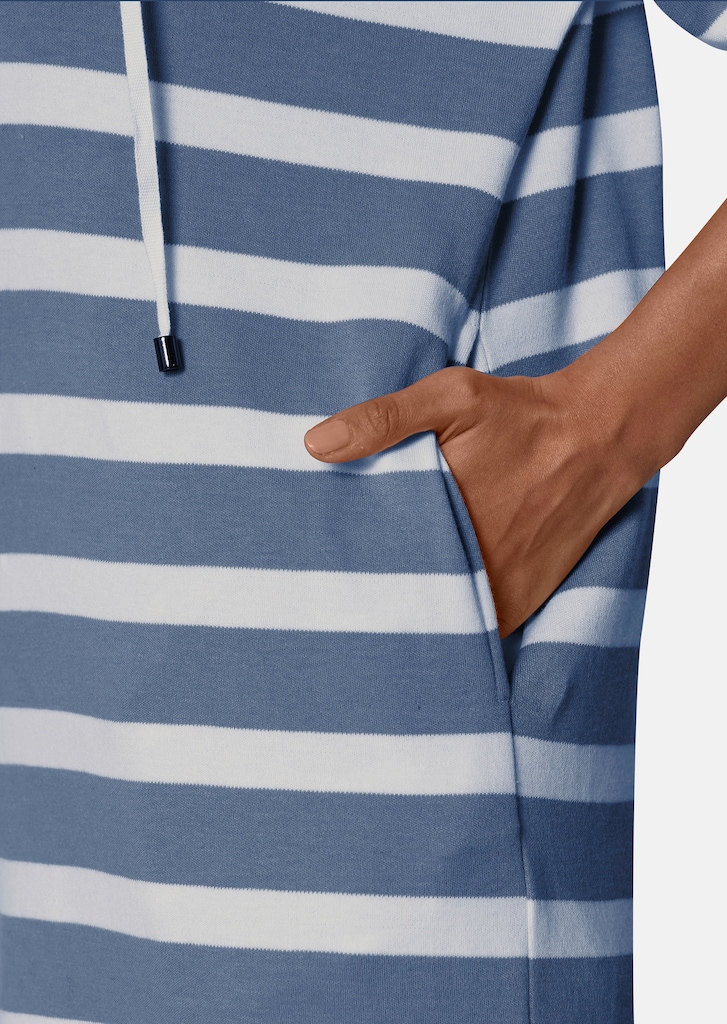 Short-sleeved striped sweatshirt with hood 4