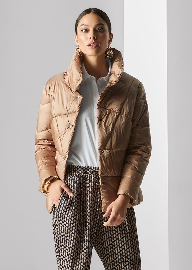 Wattierte Steppjacke mit Stehkragen