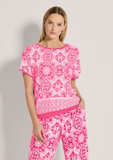 Relaxed summer top in a mixed-material design thumbnail 2