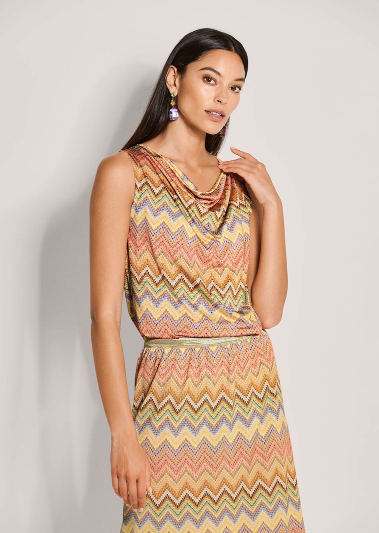 T-shirt avec col bénitier et imprimé zigzag