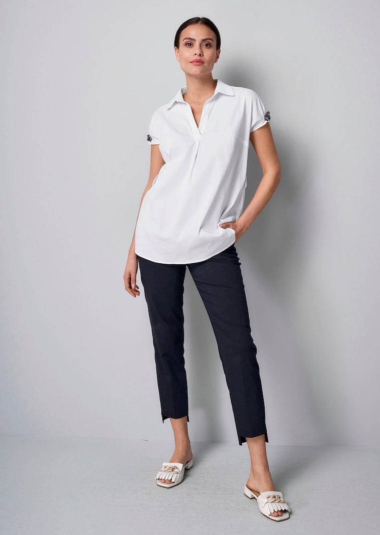 Longbluse mit Kettendetails am Arm