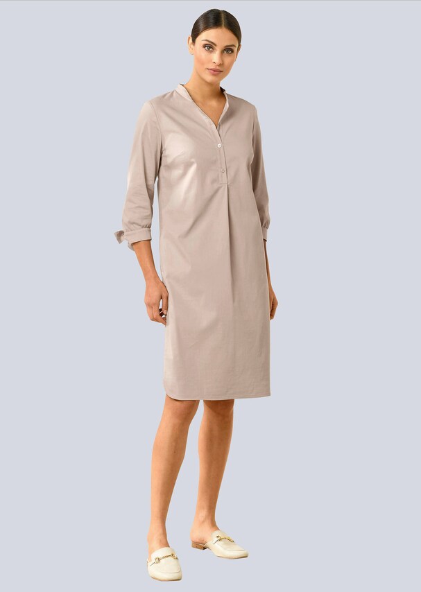 Kleid mit Rundhalsausschnitt 4