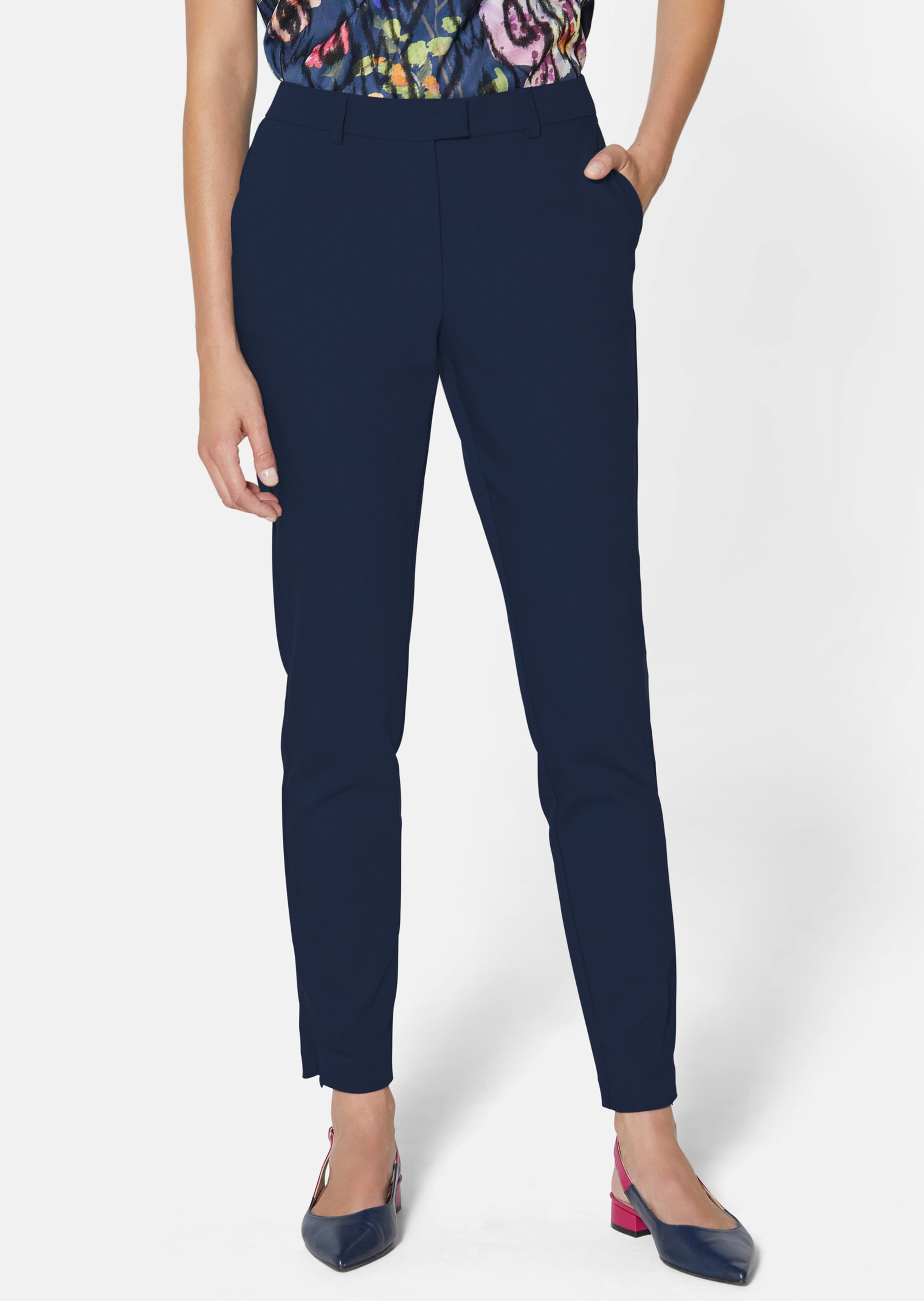 Trousers in dark blue | MADELEINE Fashion