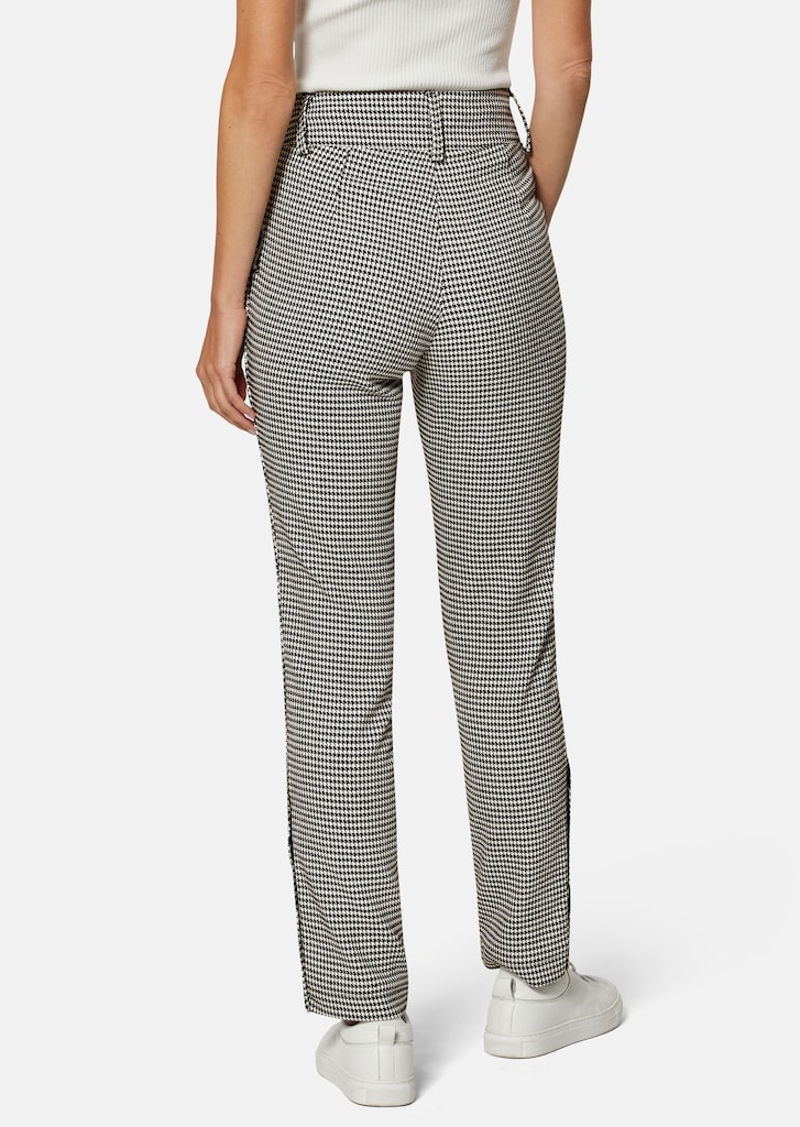 Straight pepita trousers with side button plackets 2