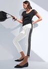 Schlanke Stretch-Jeans mit seitlicher Leder-Dekoration thumbnail 2