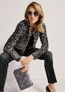 Trendstarke Strickjacke mit Leoparden-Muster thumbnail 4