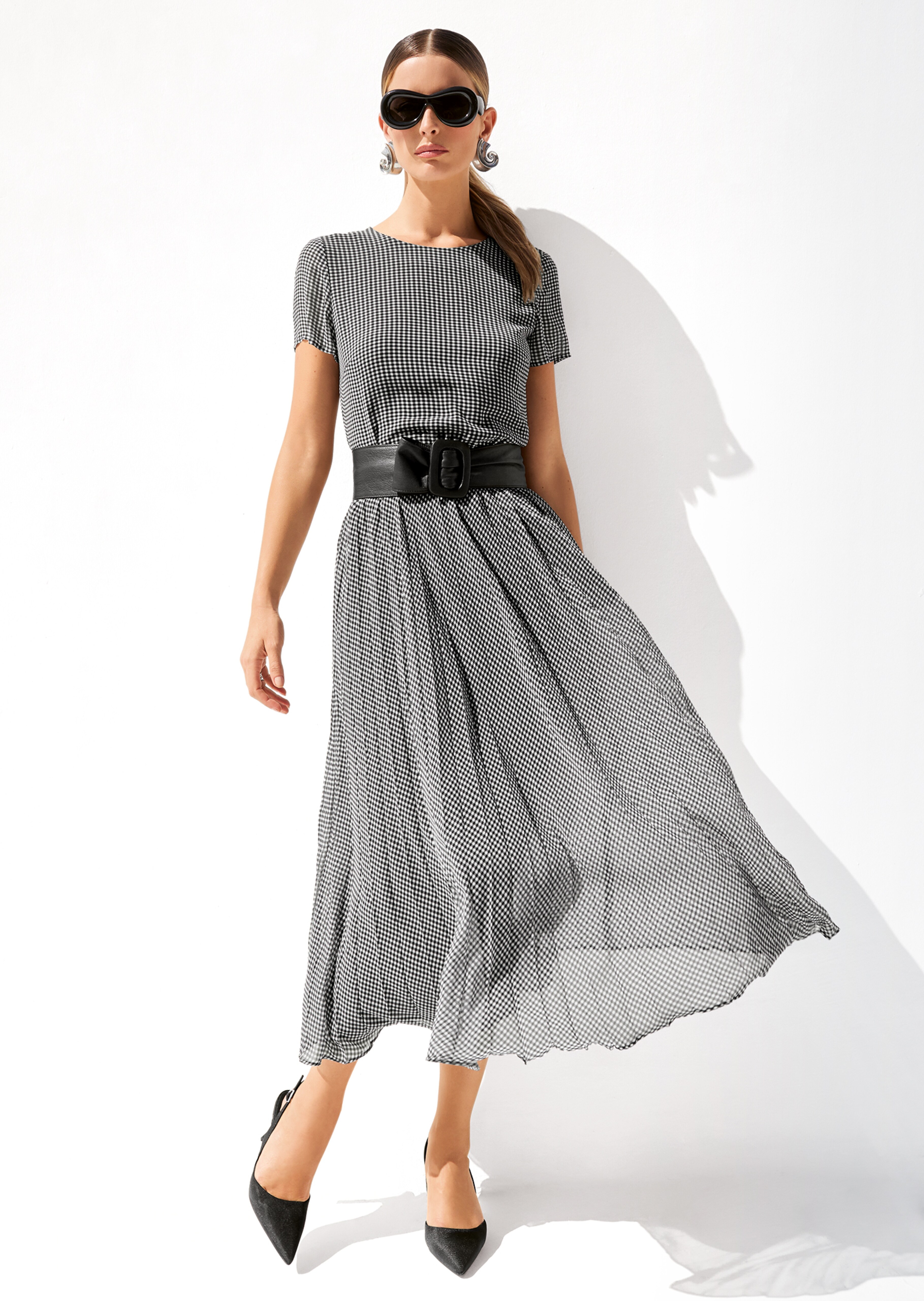 Sommerliches Kleid In Feinem Vichy Karo In Schwarz Wei MADELEINE Mode sommerliches-kleid-in-feinem-vichy-karo-in-schwarz-wei-madeleine-mode