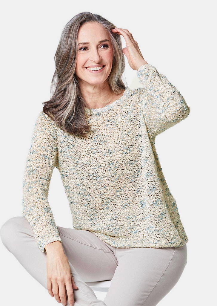 Effektvoller locker gestrickter Bändchengarnpullover