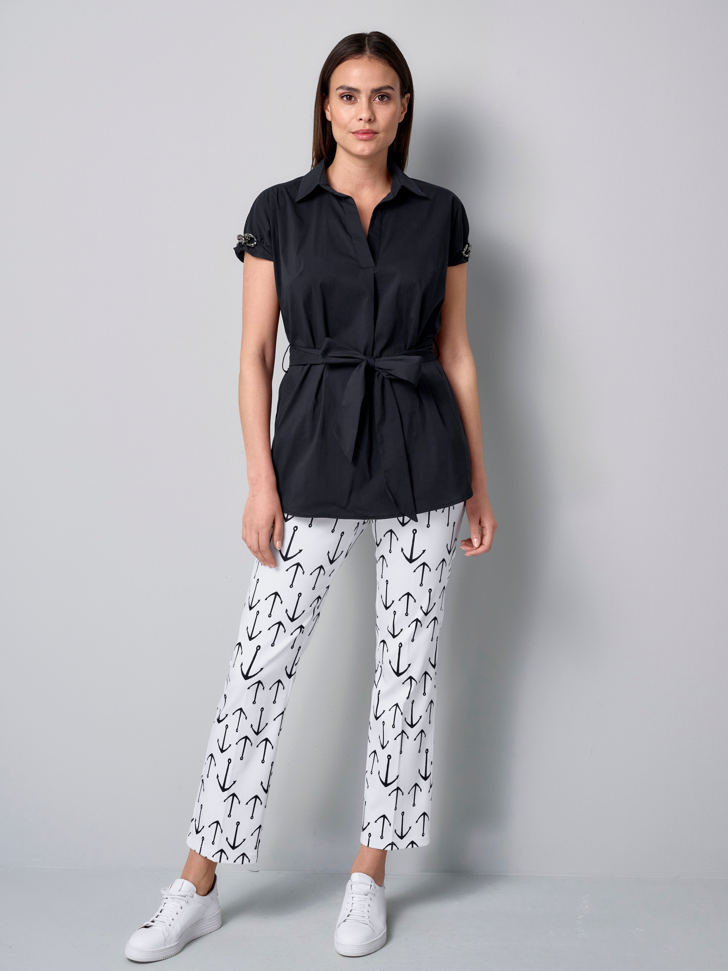 Longbluse mit Kettendetails am Arm