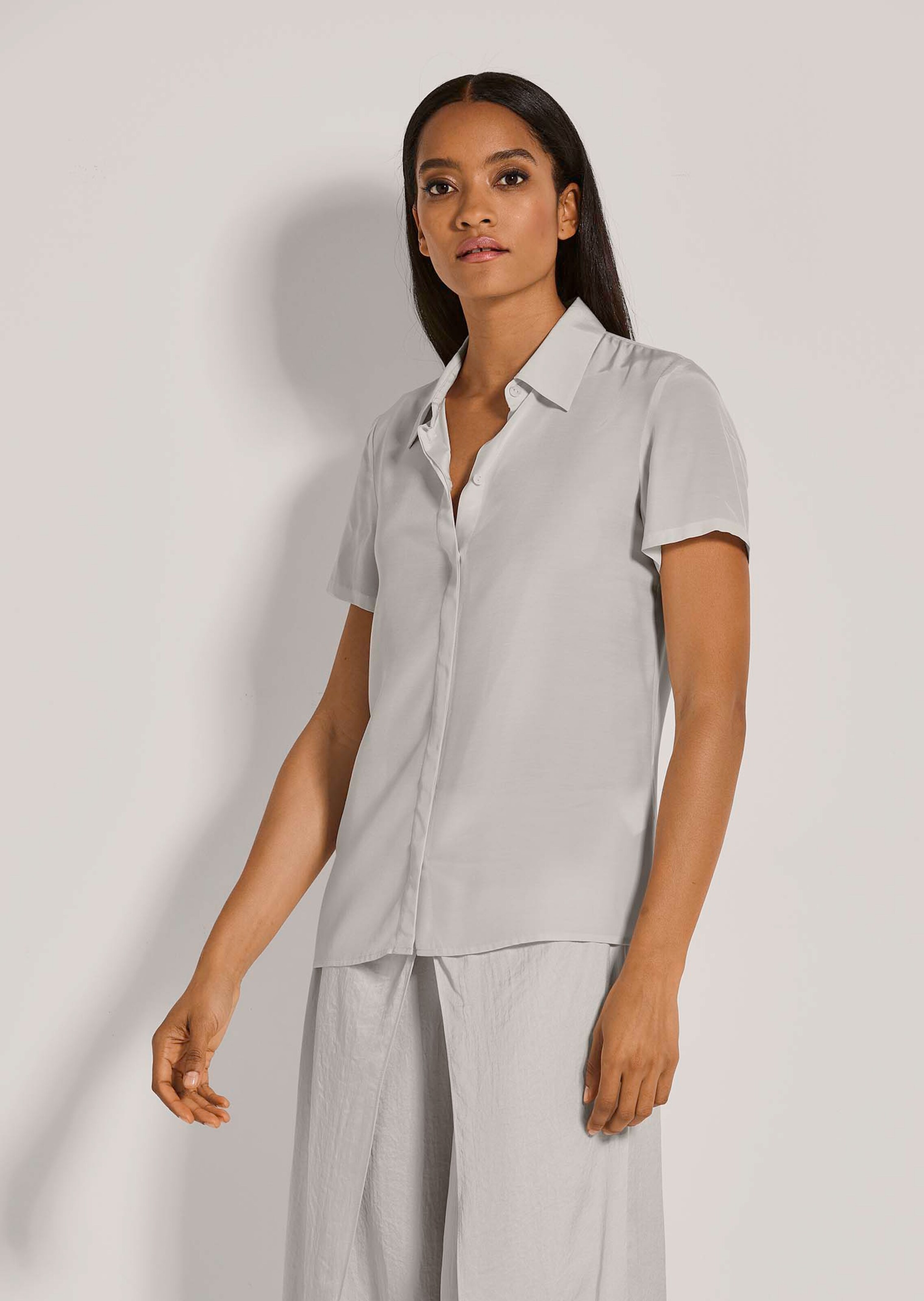 Kurzarm-Bluse aus Viskose