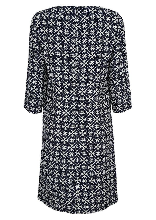 Kleid in gerader Form 4