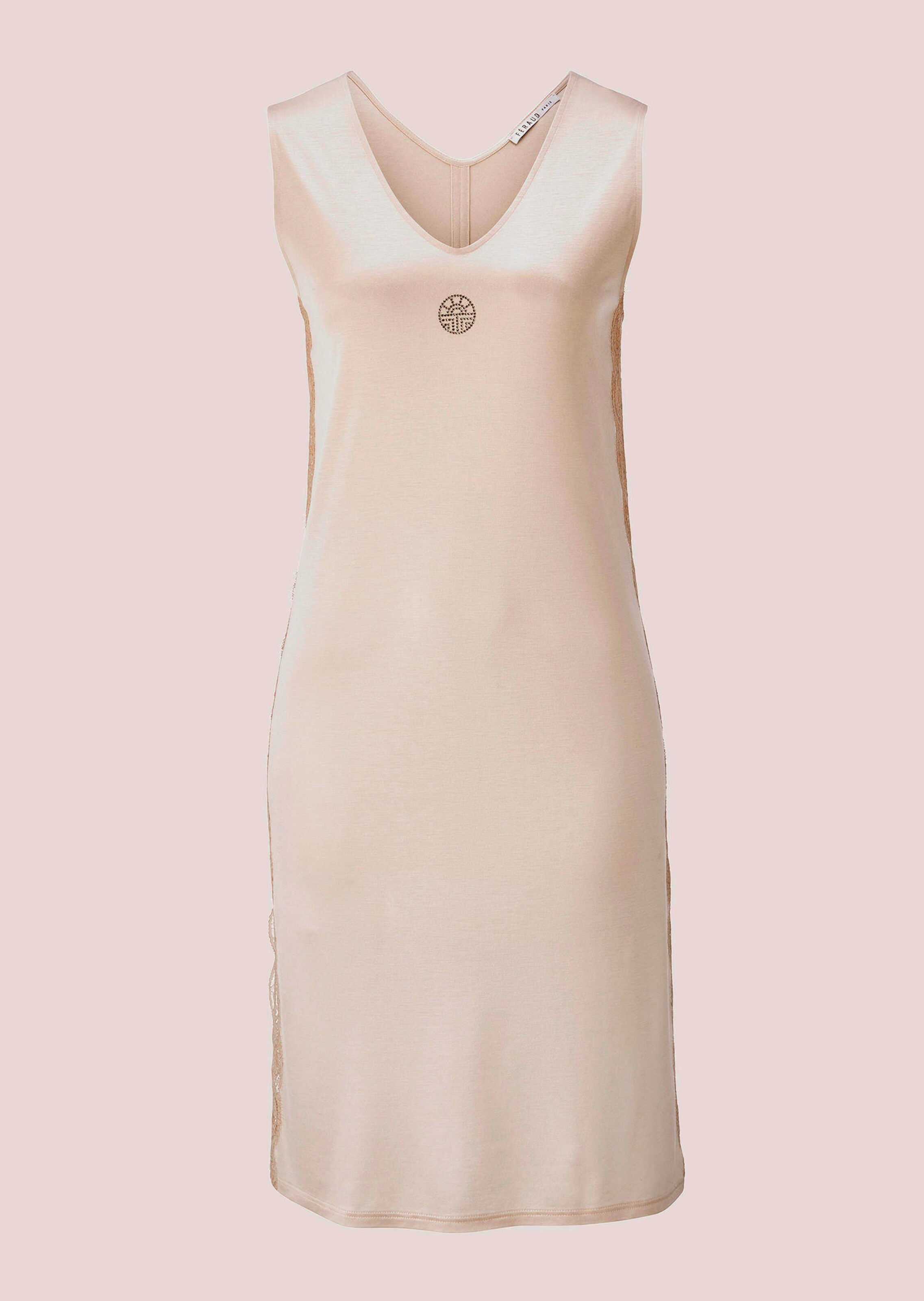 Negligé mit Seide und Spitze