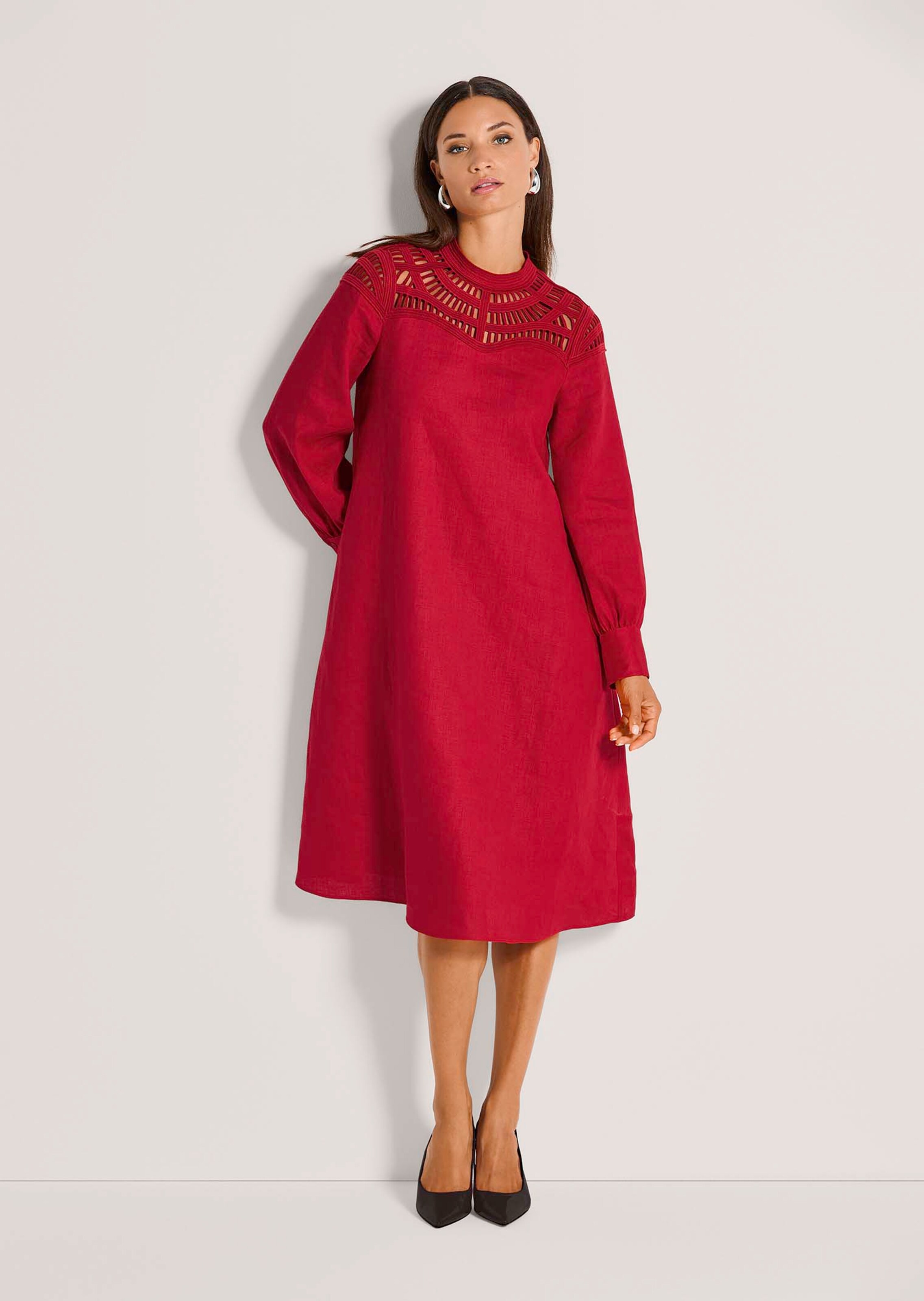 Leinenkleid mit Spitze