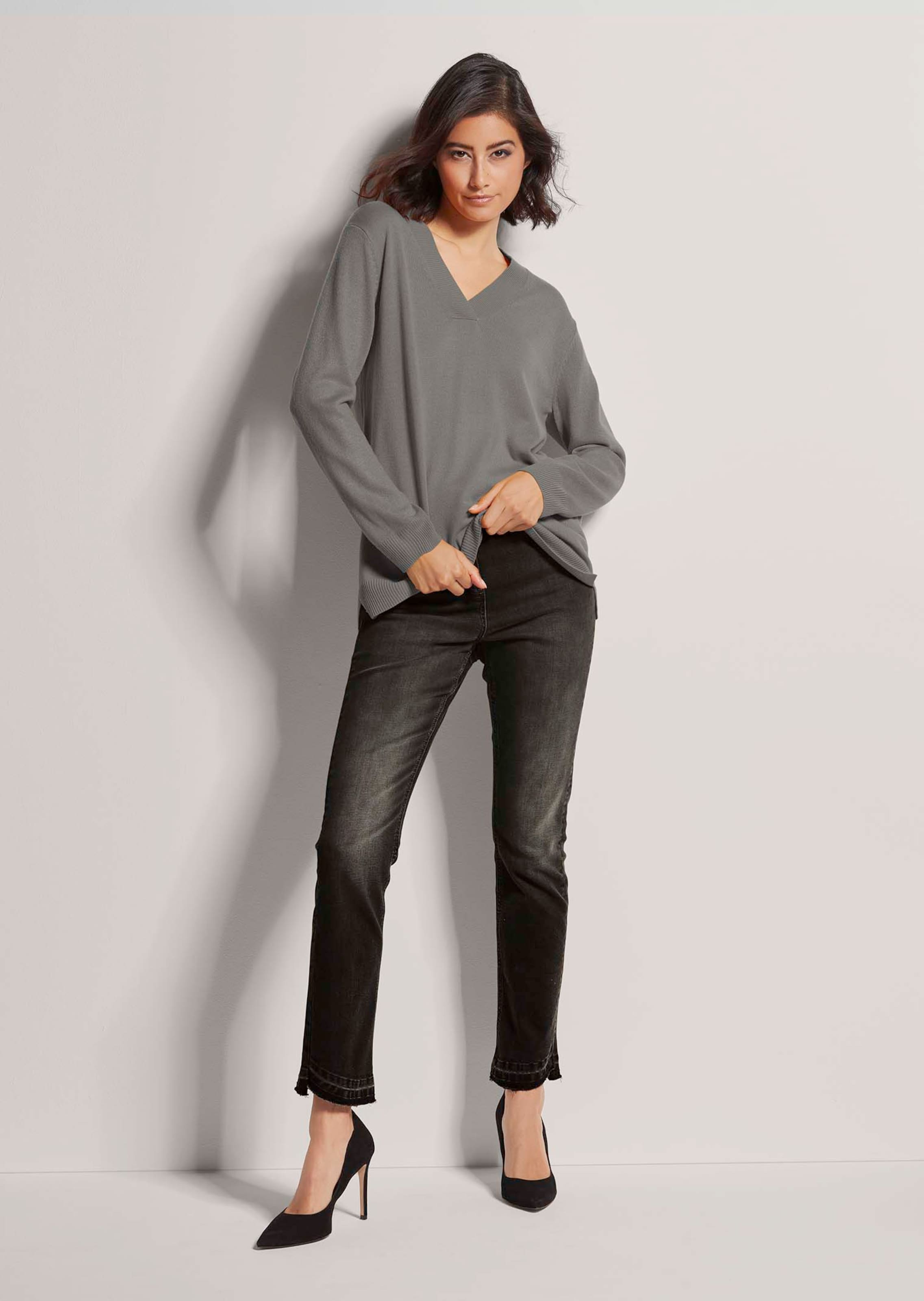 Glattstrick-Pullover mit V-Ausschnitt