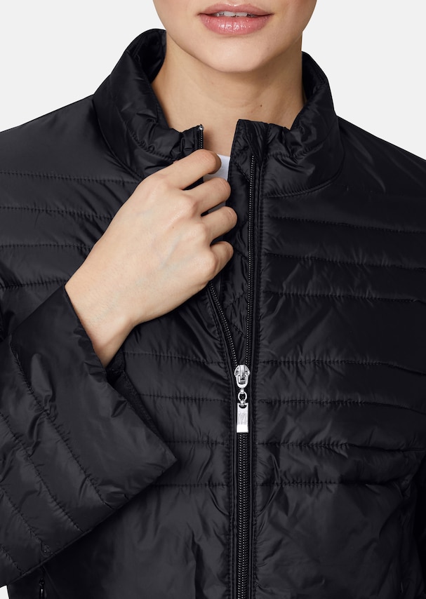 Stylish quilted jacket for outdoor activities 4