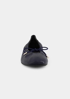 Ballerinas aus Leder mit klassischer Schleife thumbnail 3