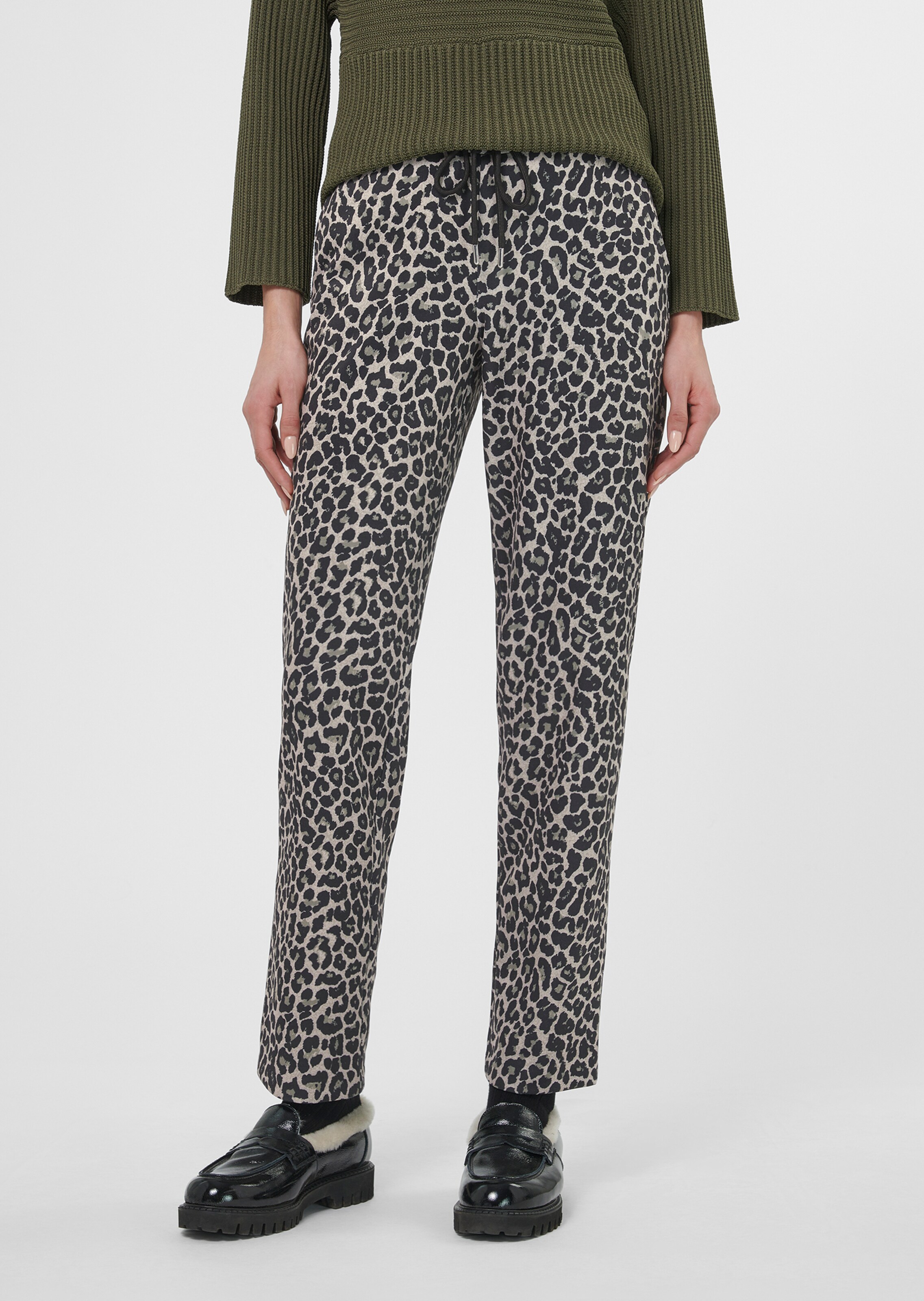 Jersey-Hose im Leo-Look