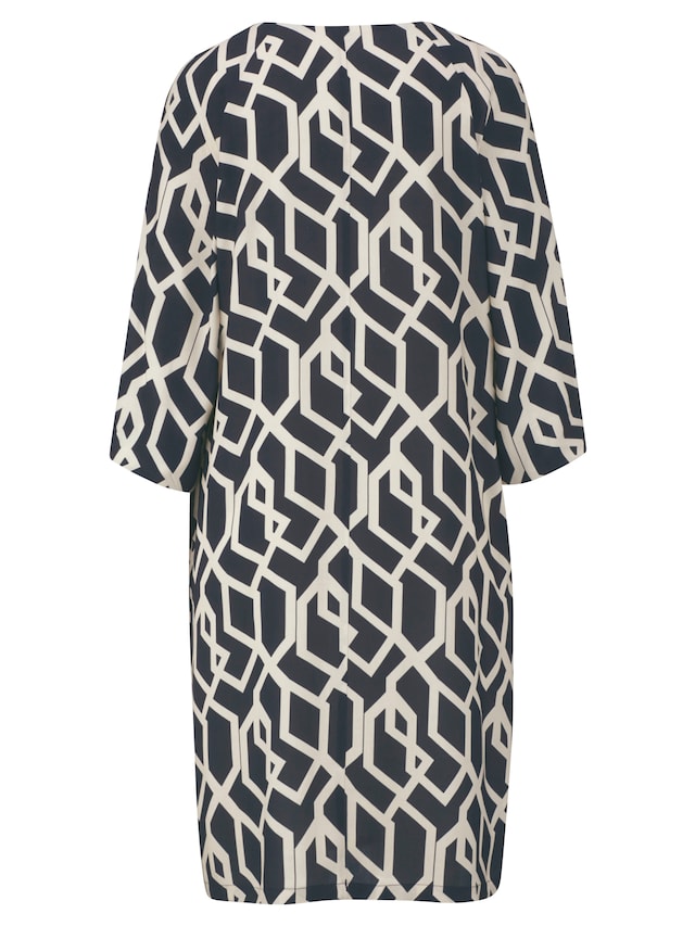 Kleid in grafischem Dessin 4