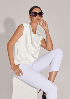 Kurzes Satin-Shirt in trendstarker A-Linie thumbnail 4
