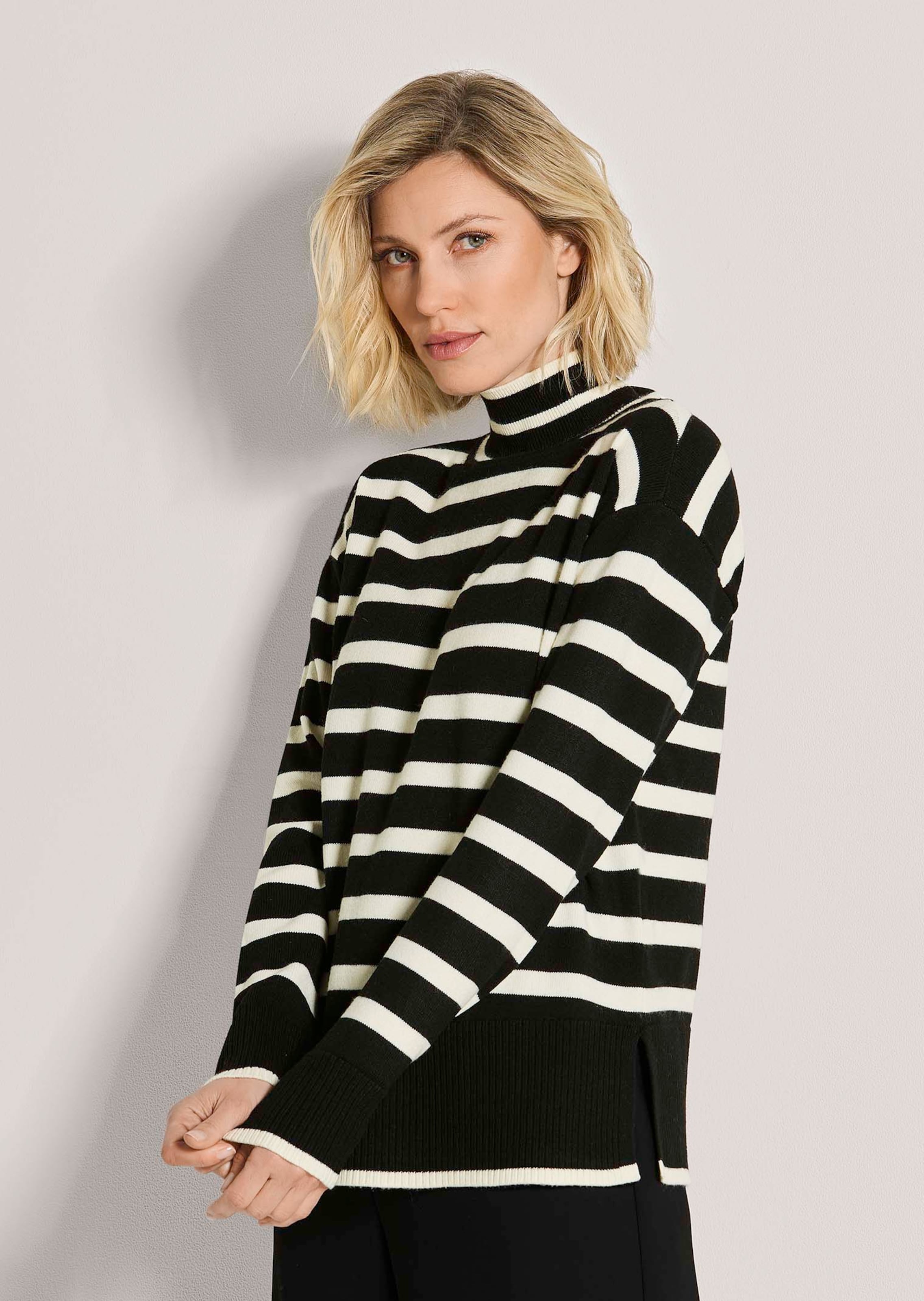 Streifen-Pullover mit Stehkragen