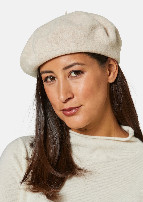 Beret in pure new wool 1