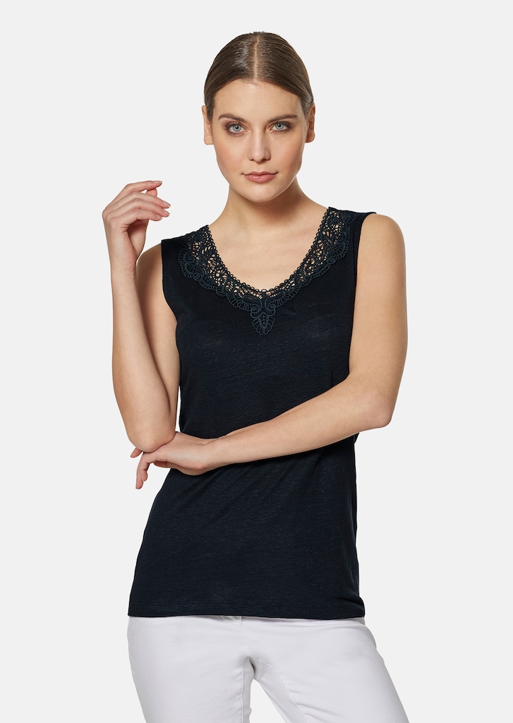 Sleeveless linen top with lace trim