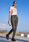 Jogg-Pants mit Leo-Print thumbnail 6