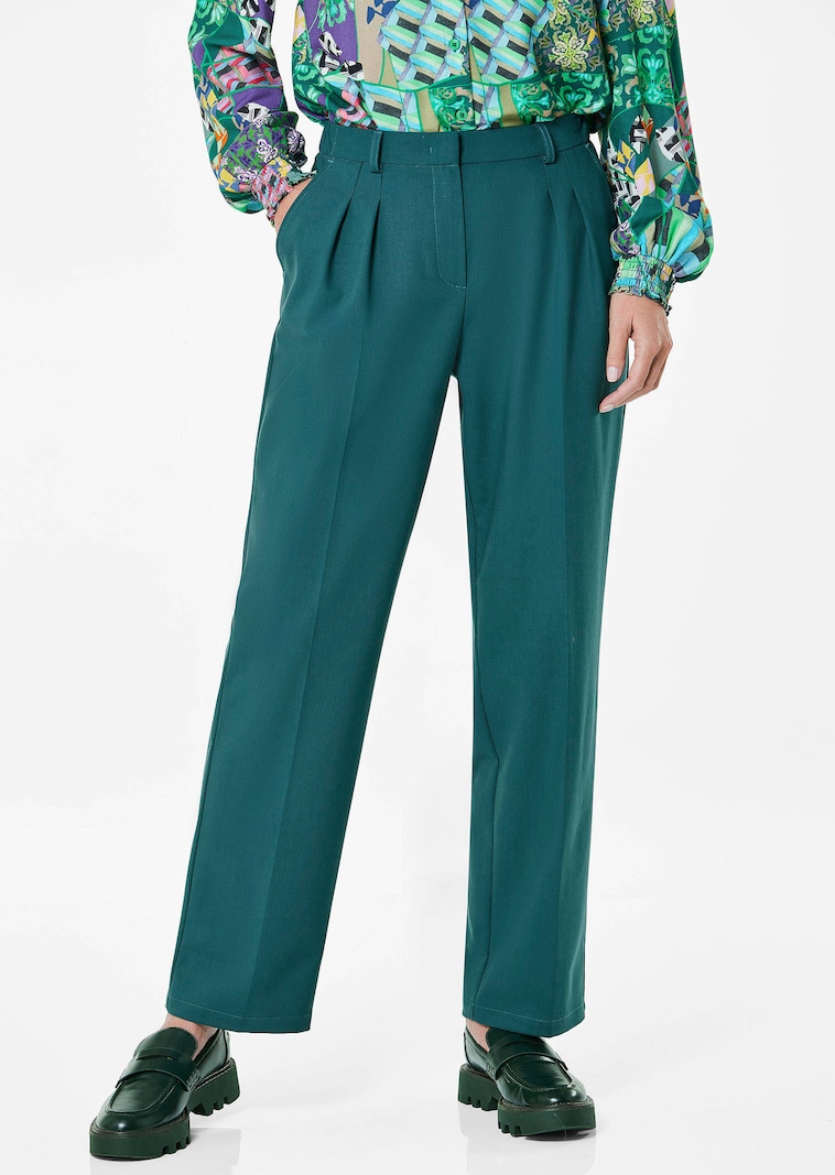 Pantalon élégant avec plis  à la taille