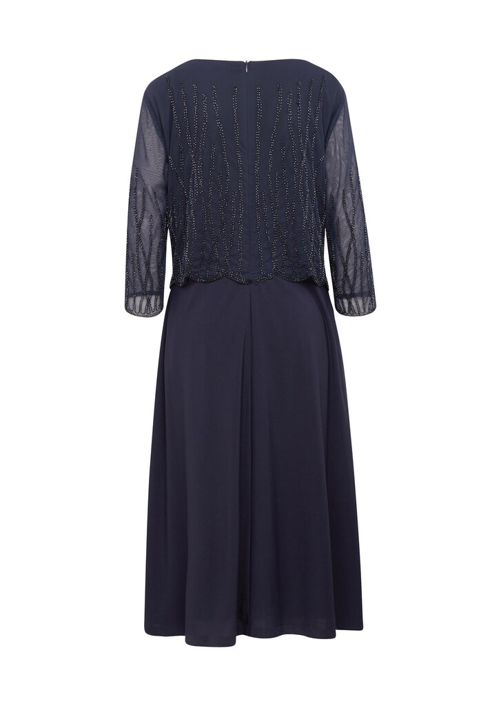 Mit Perlen besetztes Kleid